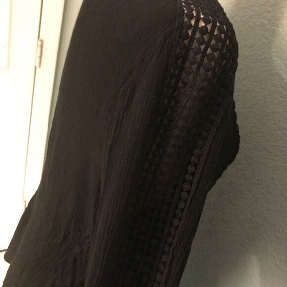 Daniel Rainn Black Open weave sleeve blouse - Picture 11 of 13